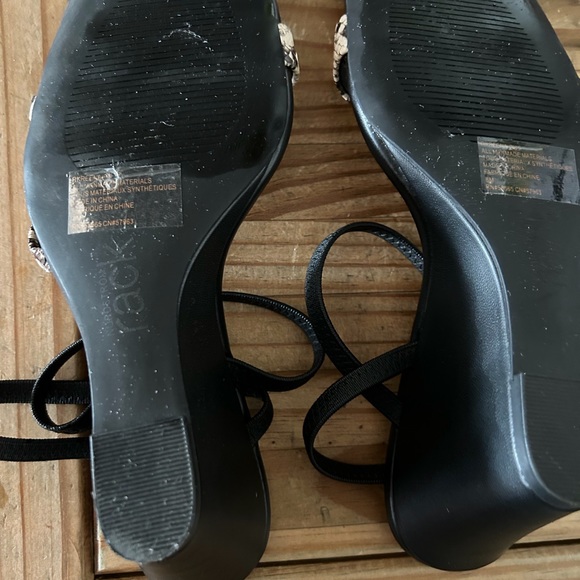 Strappy sandals - Picture 3 of 4